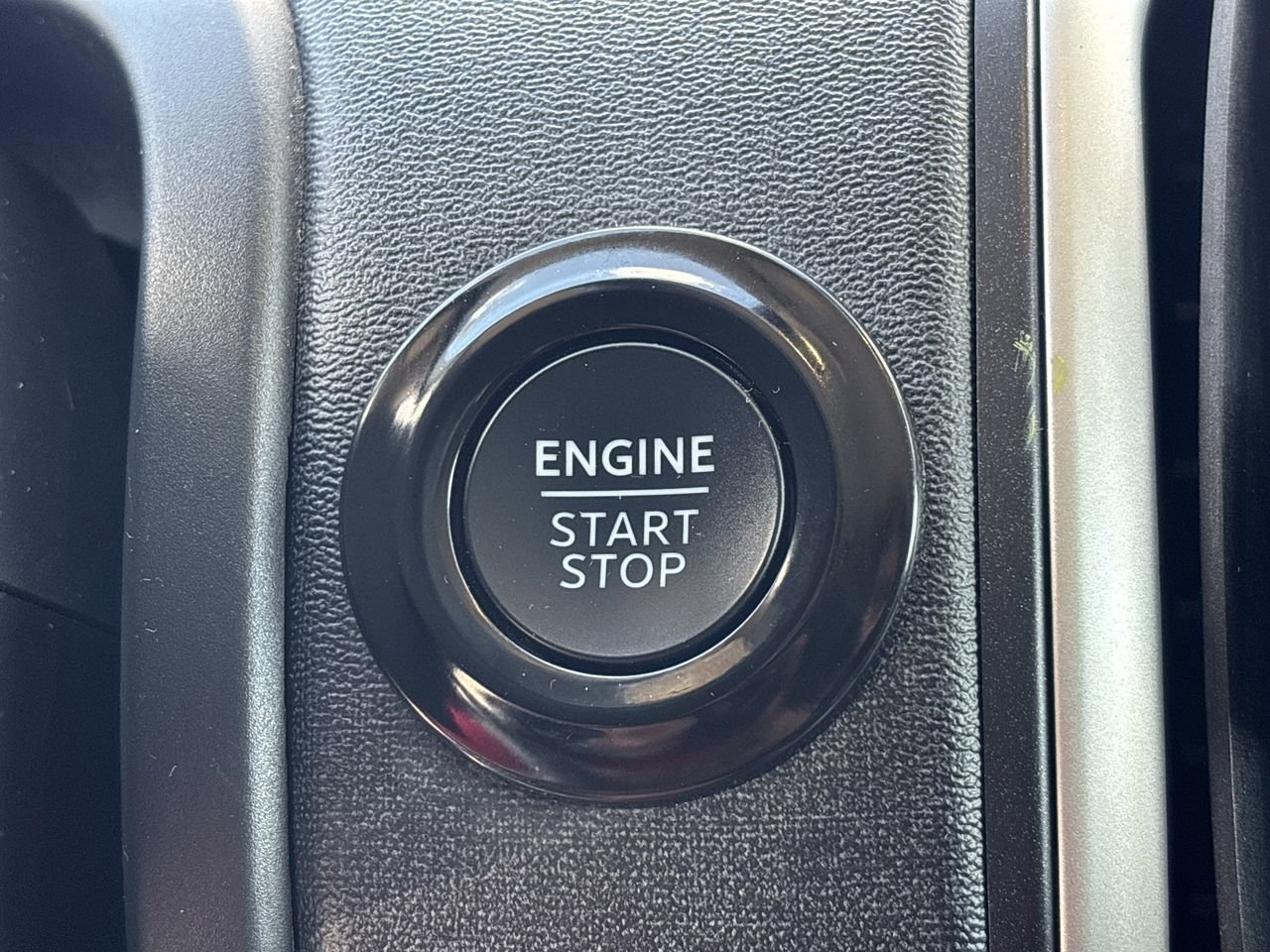 Certified 2025 Ford Expedition Active AWD/4WD image 32