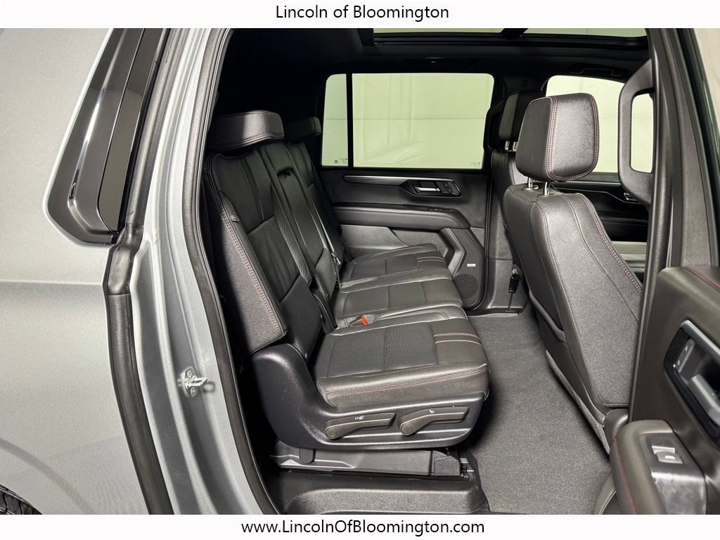 Used 2025 Chevrolet Suburban RST w/ Comfort Package AWD/4WD image 11