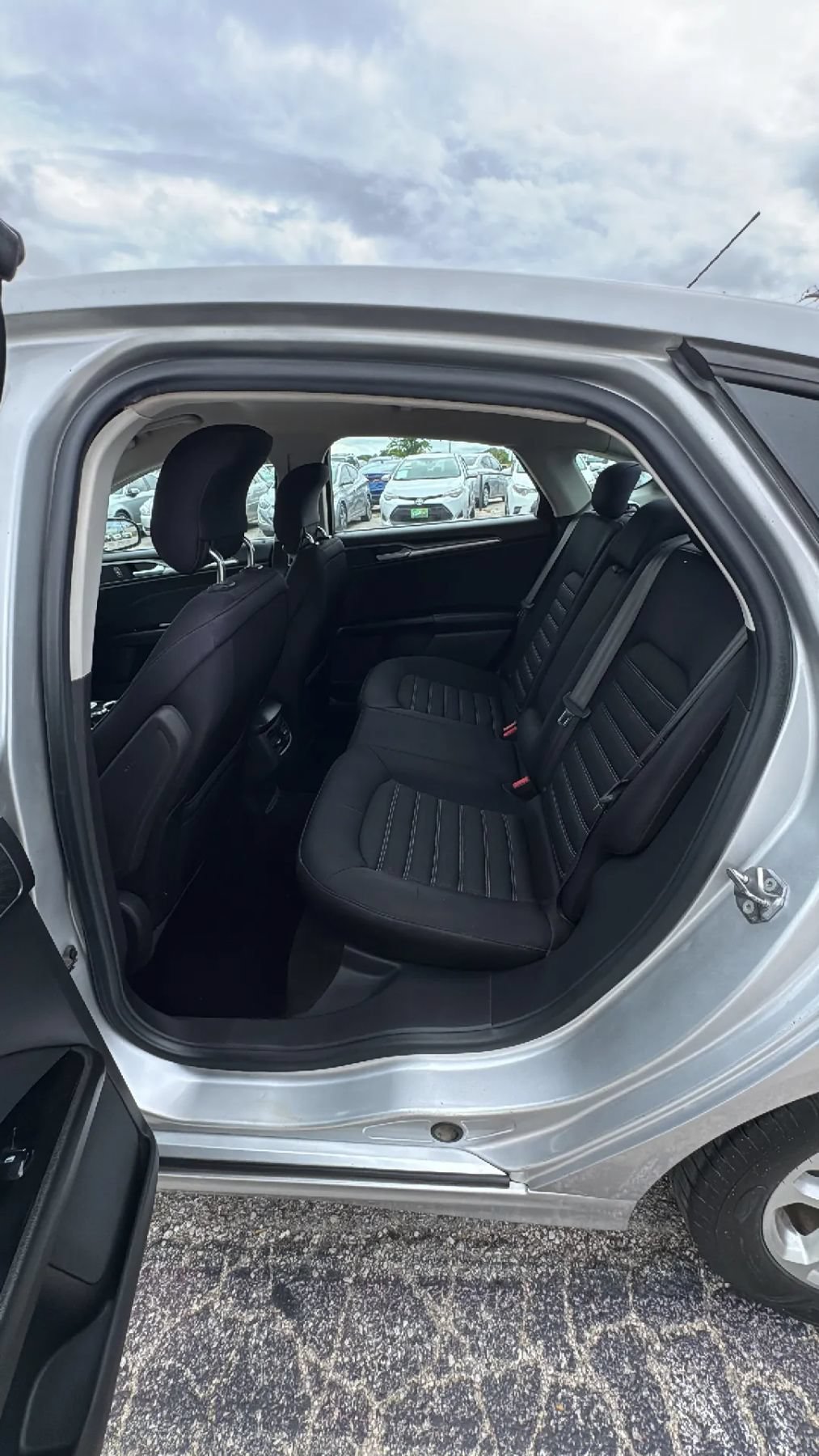 Used 2014 Ford Fusion SE FWD image 13