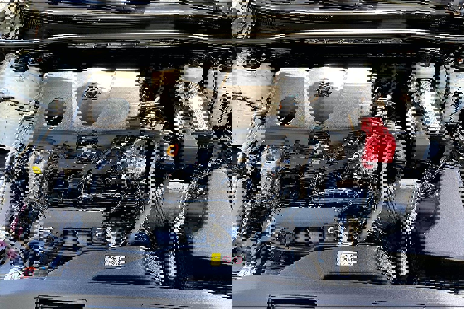 Used 2023 Toyota Camry SE image 9