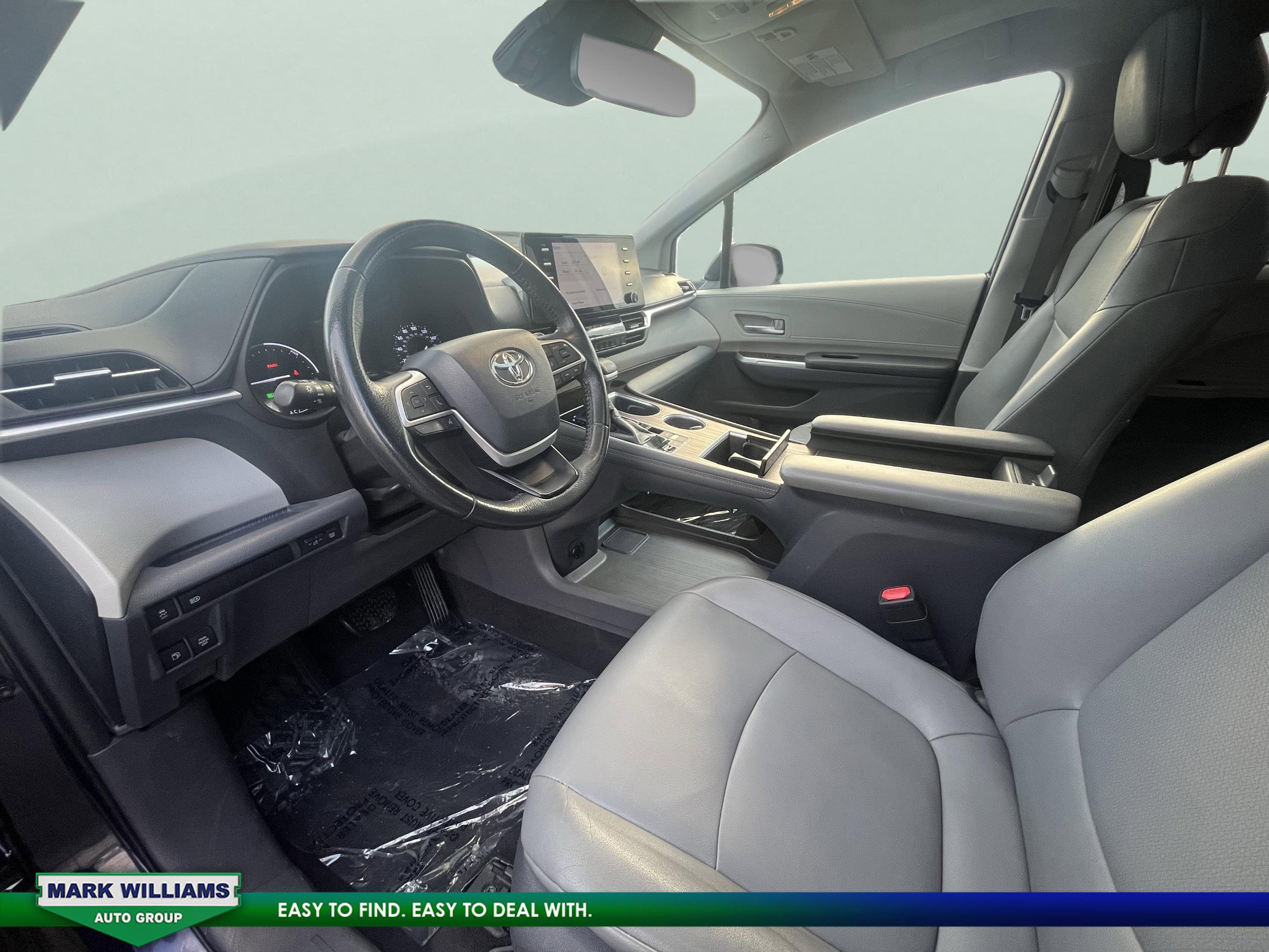 Used 2021 Toyota Sienna XLE image 25