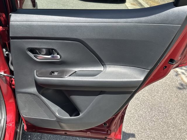 Used 2025 Nissan Kicks SV FWD image 16