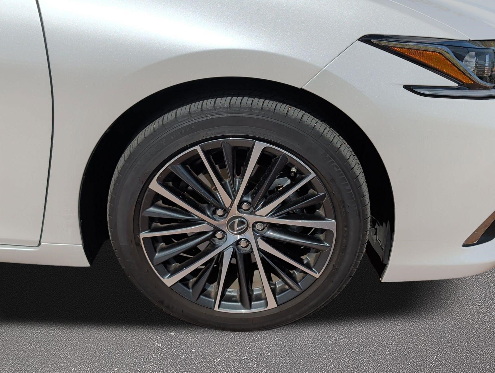 Used 2024 Lexus ES 350 w/ Premium Package FWD image 7