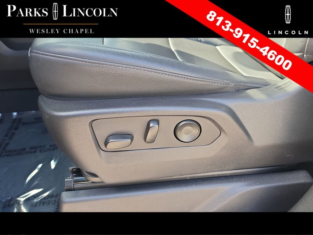 Used 2022 Chevrolet Silverado 1500 LTZ w/ Z71 Off-Road Package AWD/4WD image 18