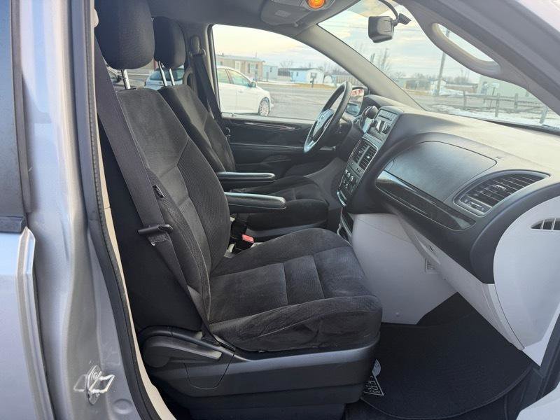 Used 2015 Dodge Grand Caravan SE w/ Quick Order Package 29E SE image 8