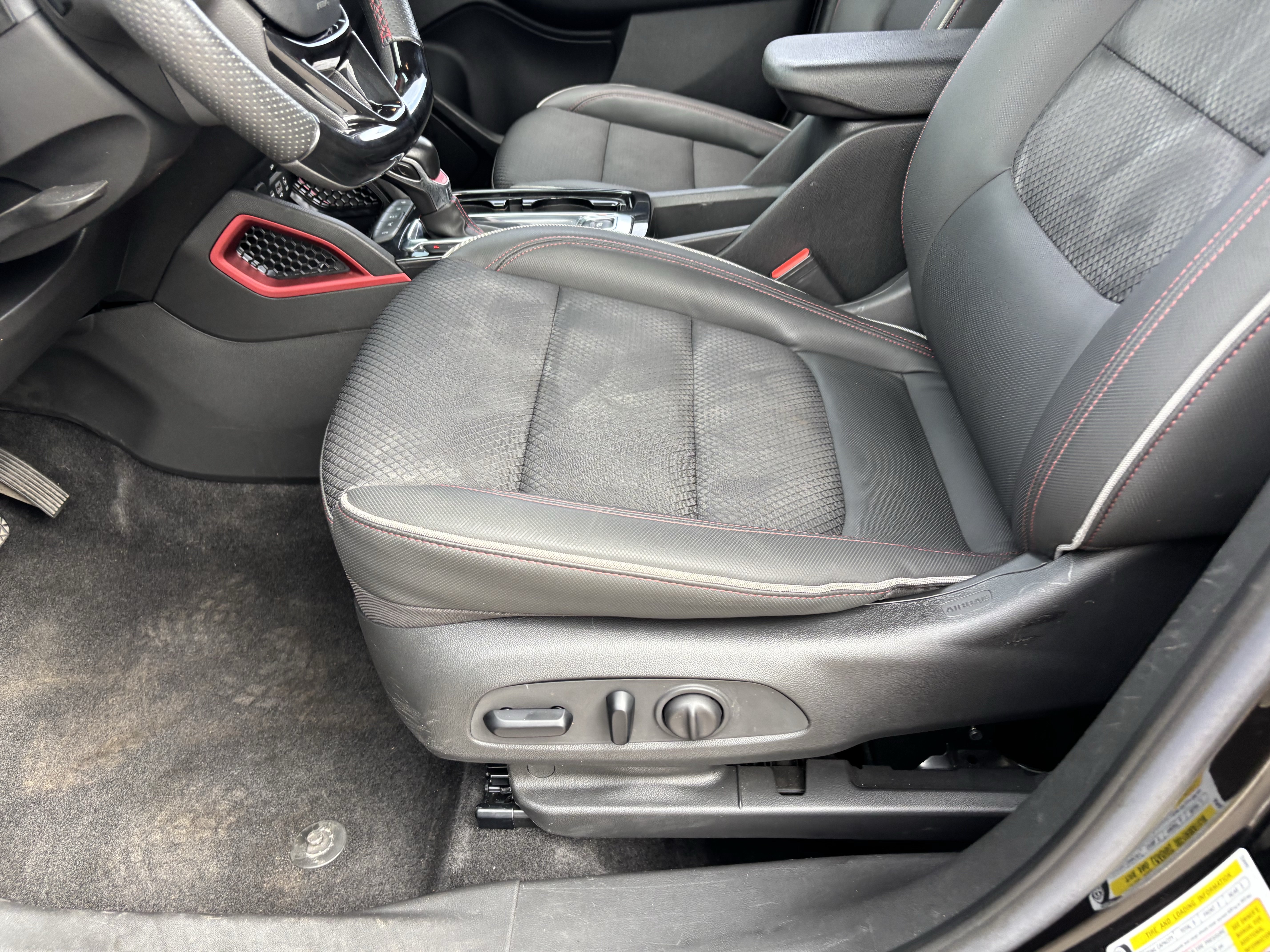 Used 2022 Chevrolet TrailBlazer RS w/ Technology Package FWD image 19
