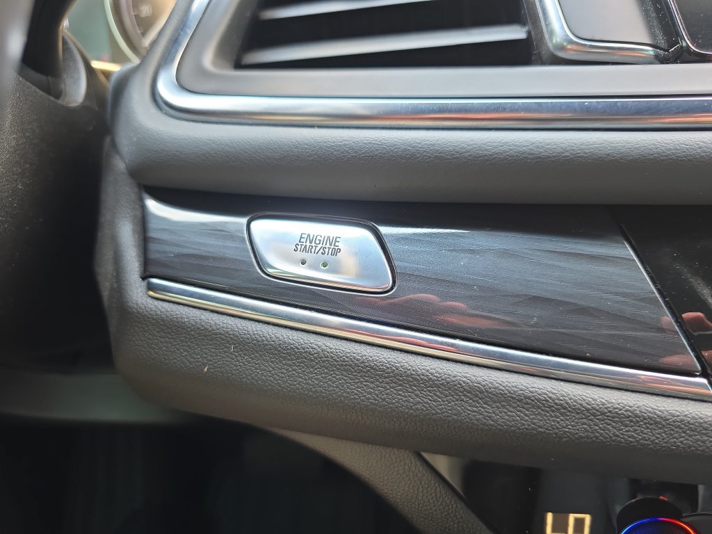 Used 2023 Buick Enclave Essence FWD image 23