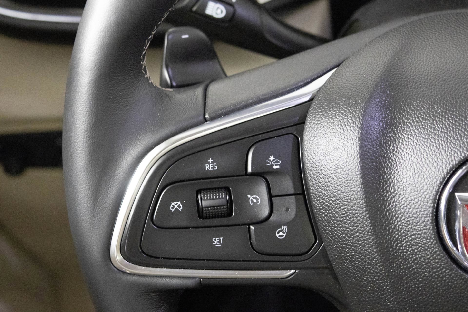 Used 2022 Buick Envision Essence w/ Safety Package image 30