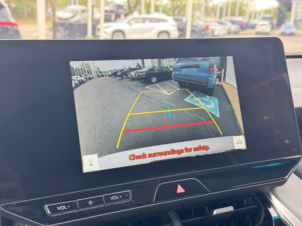 Certified 2023 Toyota Venza XLE AWD/4WD image 42