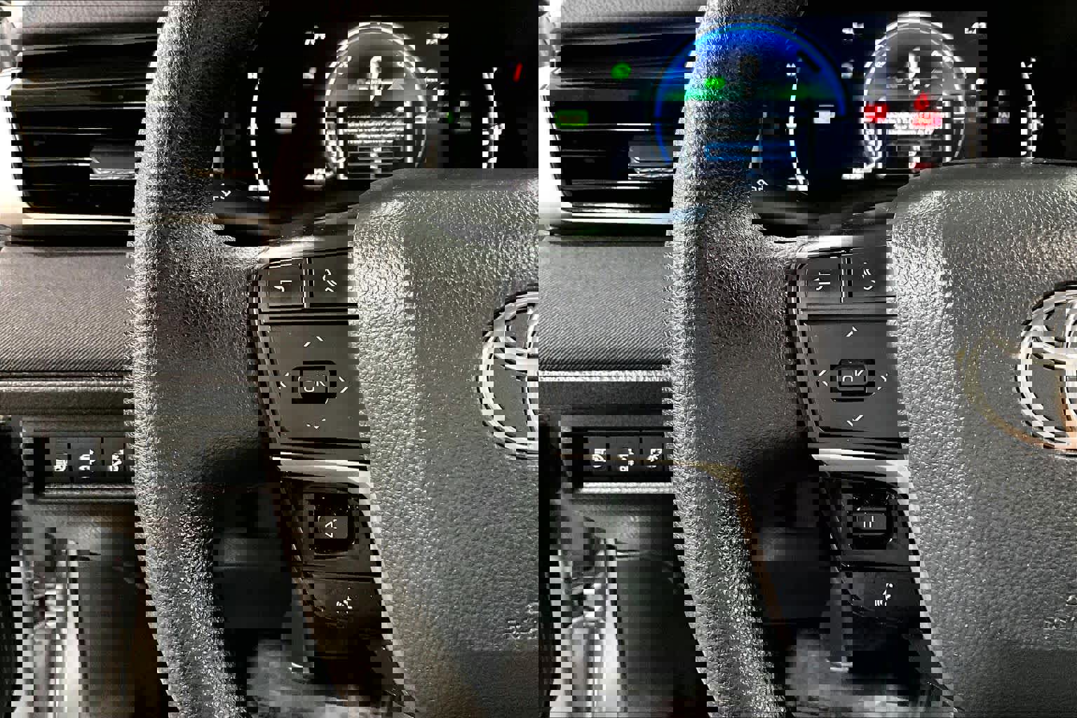 Used 2025 Toyota Camry LE image 24