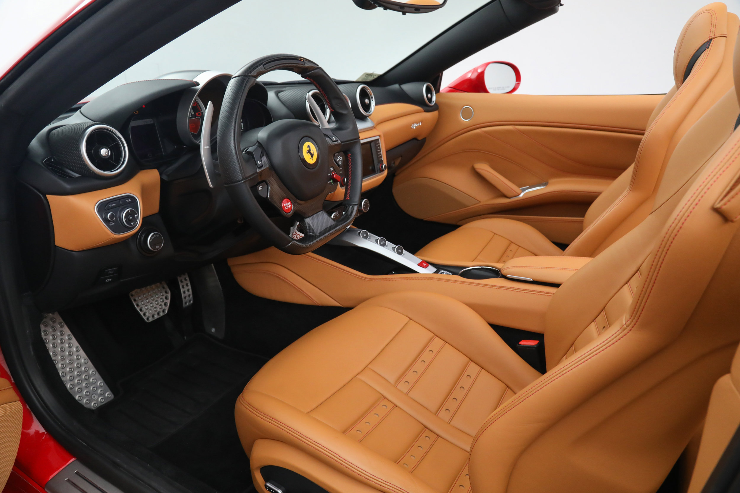 Certified 2017 Ferrari California T image 2
