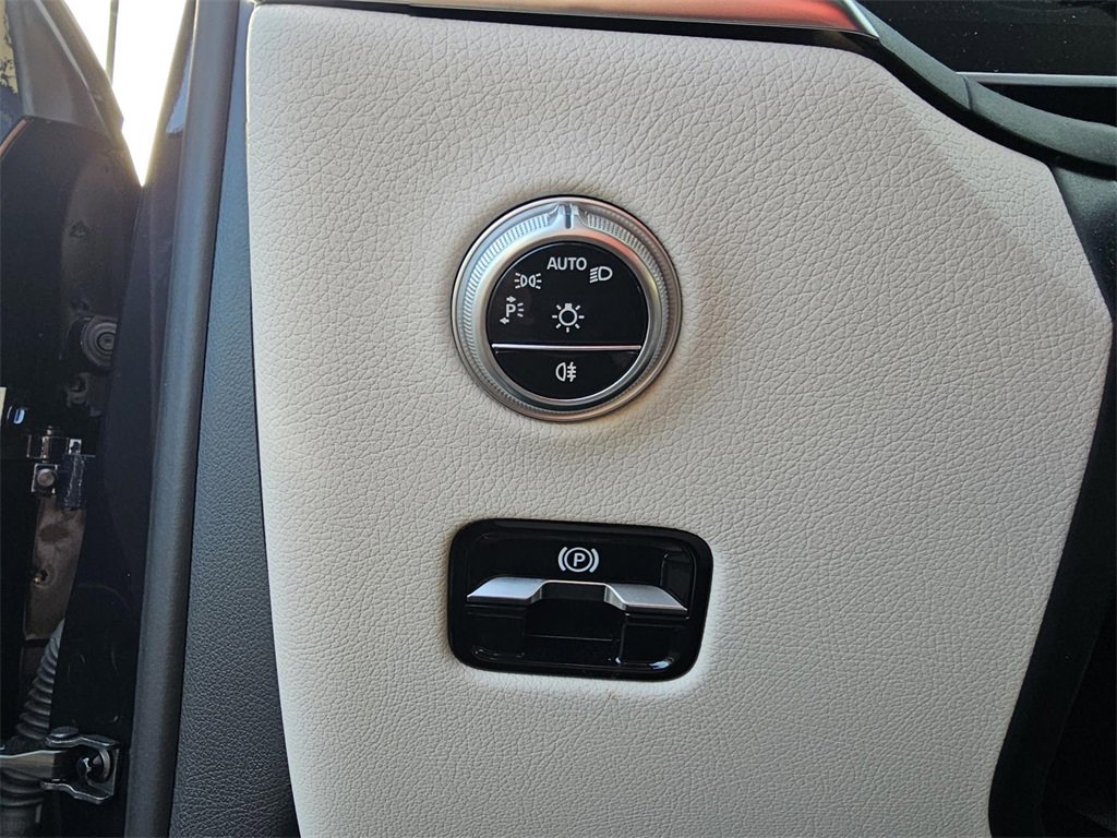 Certified 2024 Mercedes-Benz GLC 300 4MATIC image 14