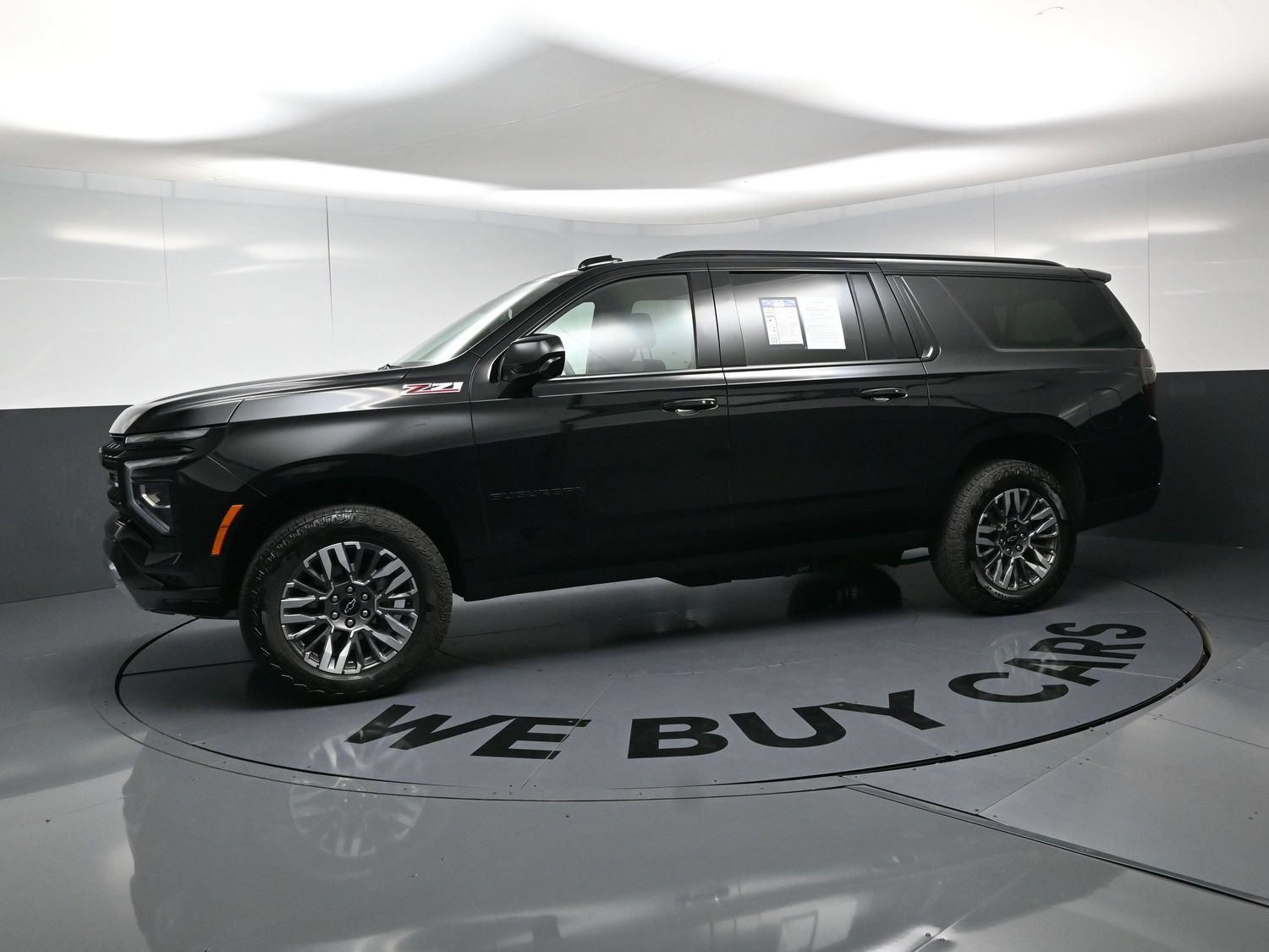Used 2025 Chevrolet Suburban Z71 AWD/4WD image 6