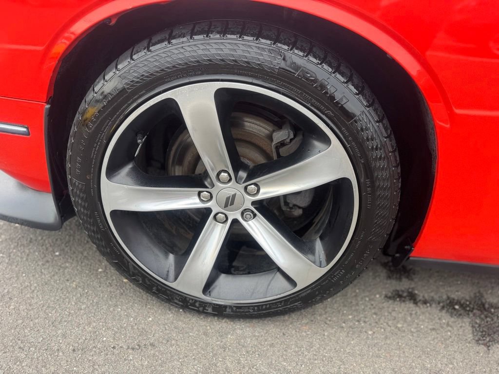 Used 2019 Dodge Challenger R/T RWD image 16