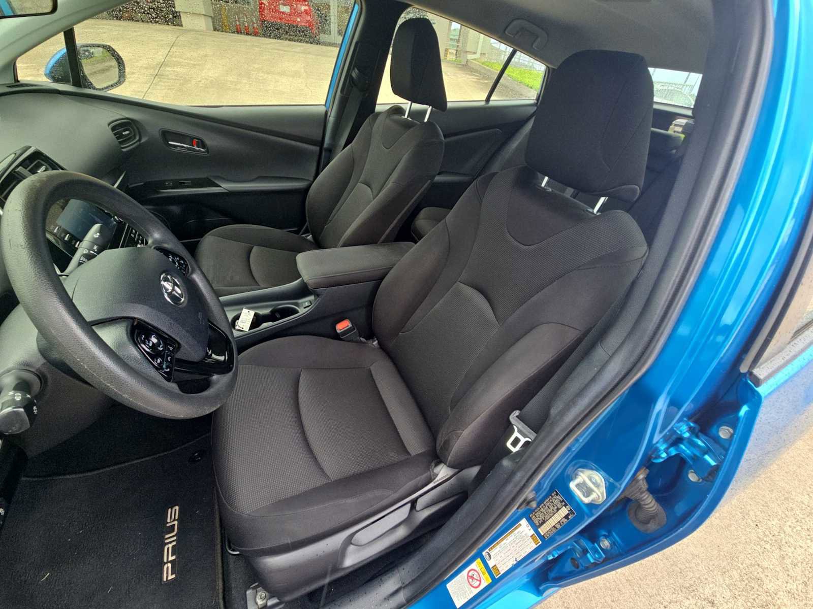 Used 2022 Toyota Prius L Eco FWD image 14