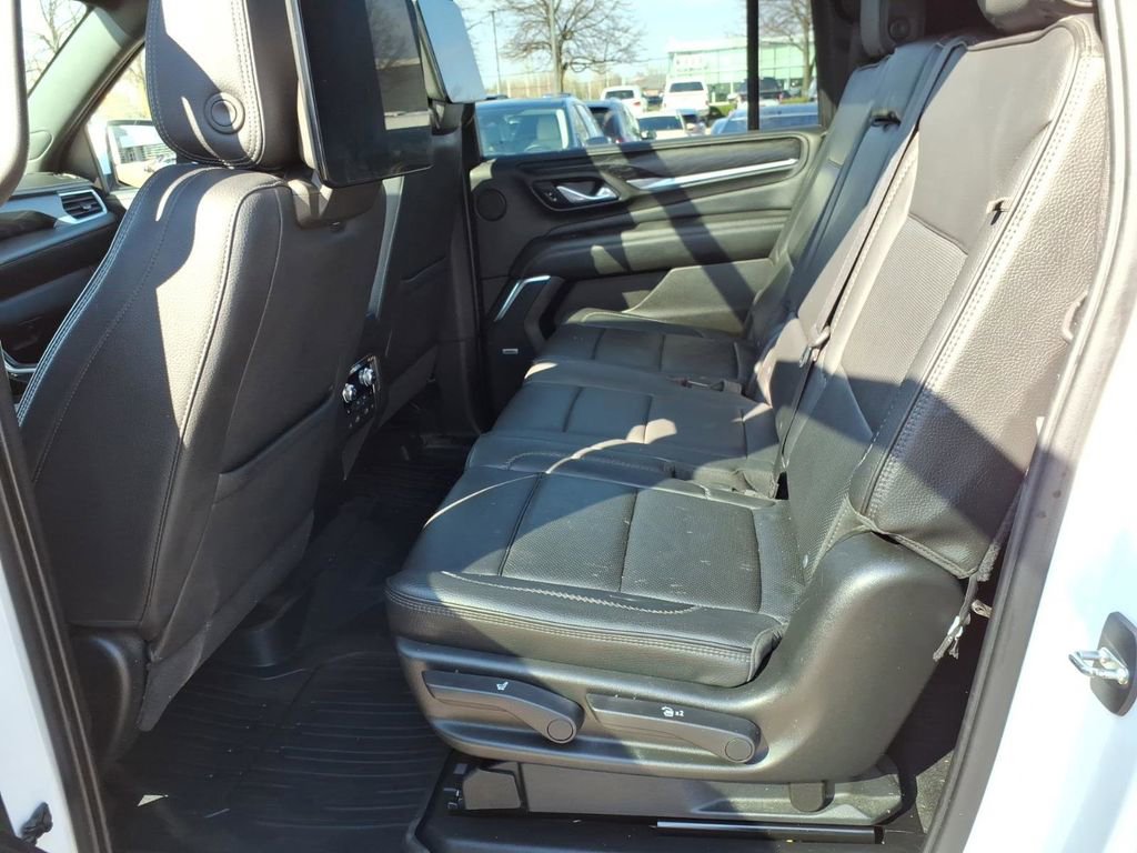 Used 2021 GMC Yukon XL Denali w/ Denali Ultimate Package image 12