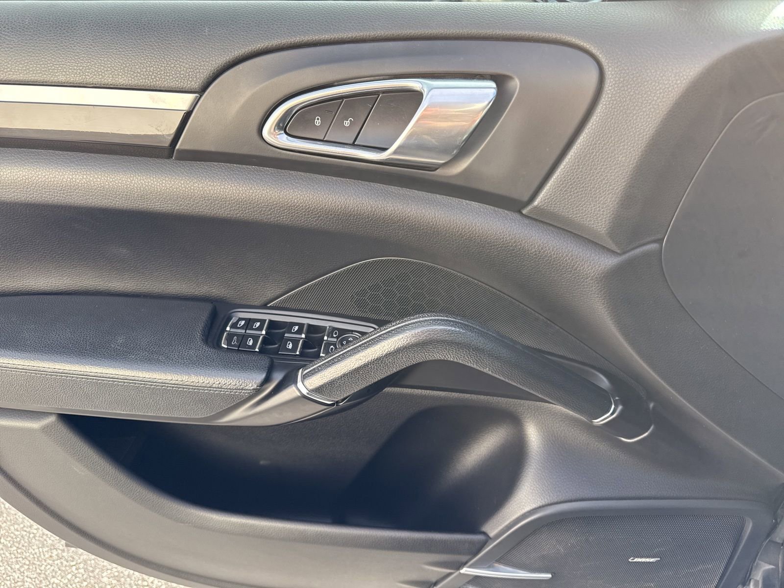 Used 2017 Porsche Cayenne image 19