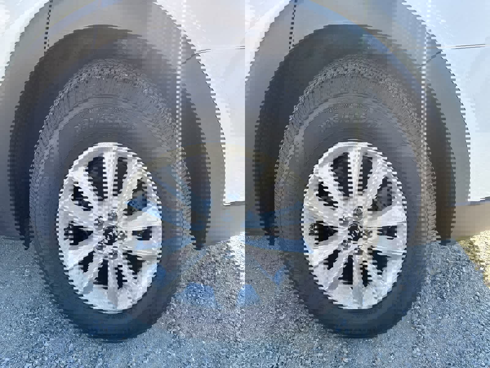 Used 2020 Kia Sorento LX image 15