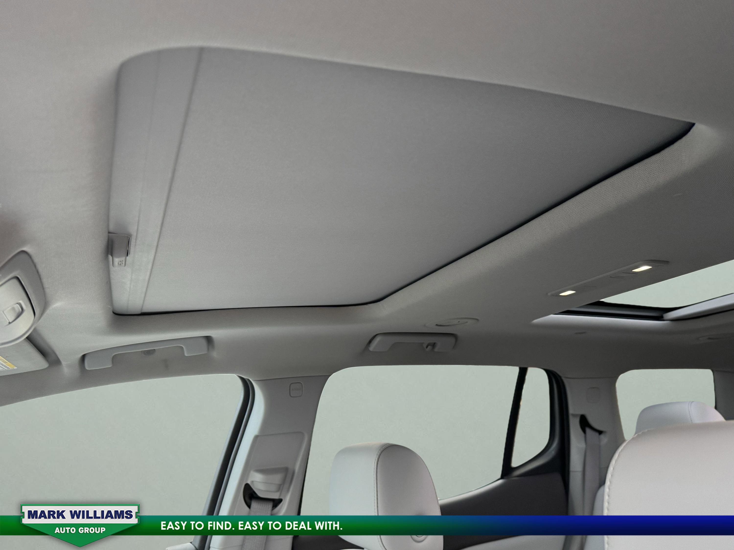 Used 2021 GMC Acadia SLT w/ LPO, Floor Liner Package image 23