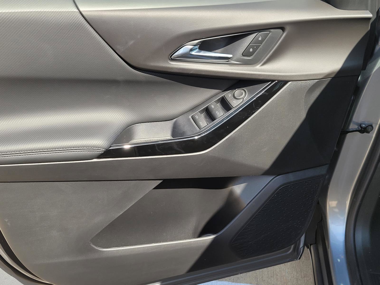 New 2027 Chevrolet Equinox LT FWD image 13