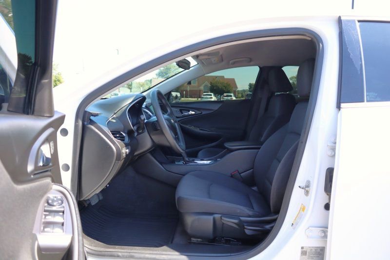 Used 2019 Chevrolet Malibu LS w/ LPO, Convenience Package 2 image 9
