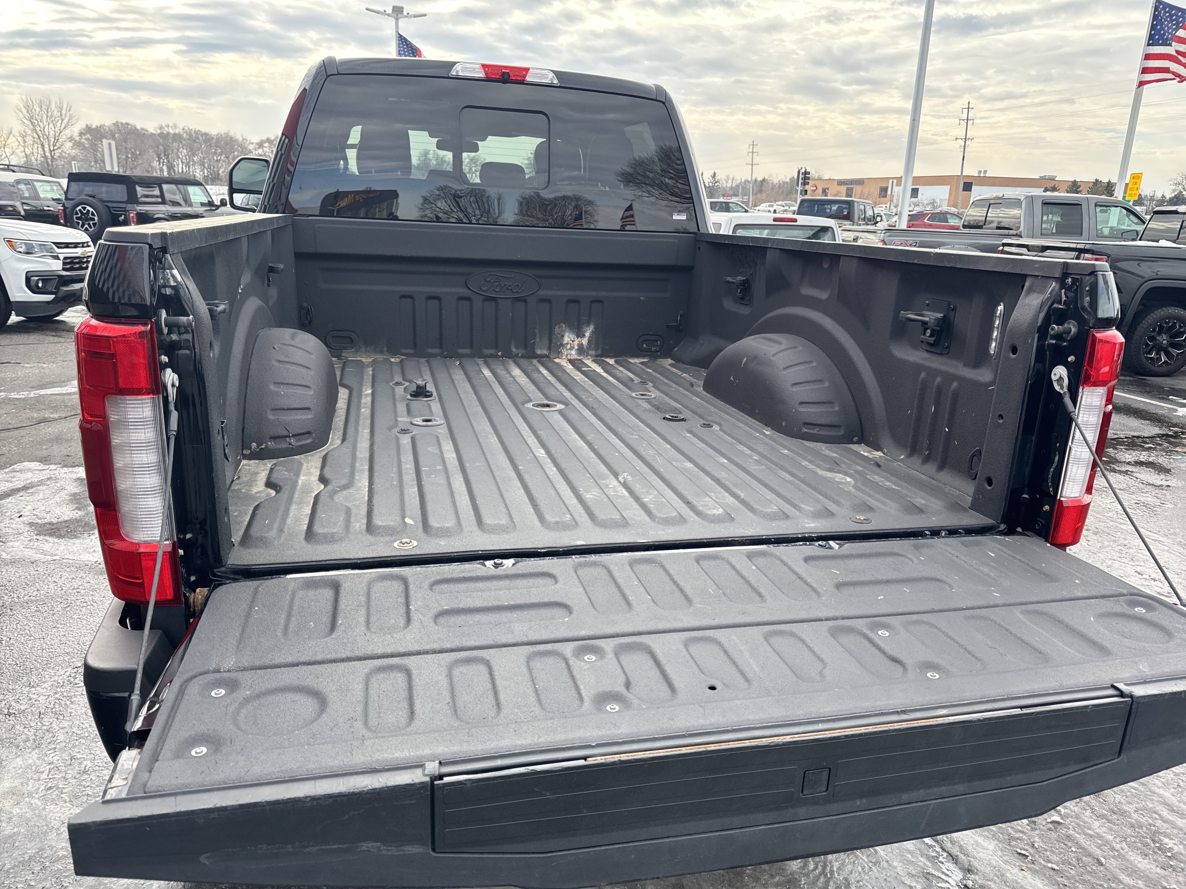 Used 2019 Ford F250 Platinum w/ Platinum Ultimate Package AWD/4WD image 32