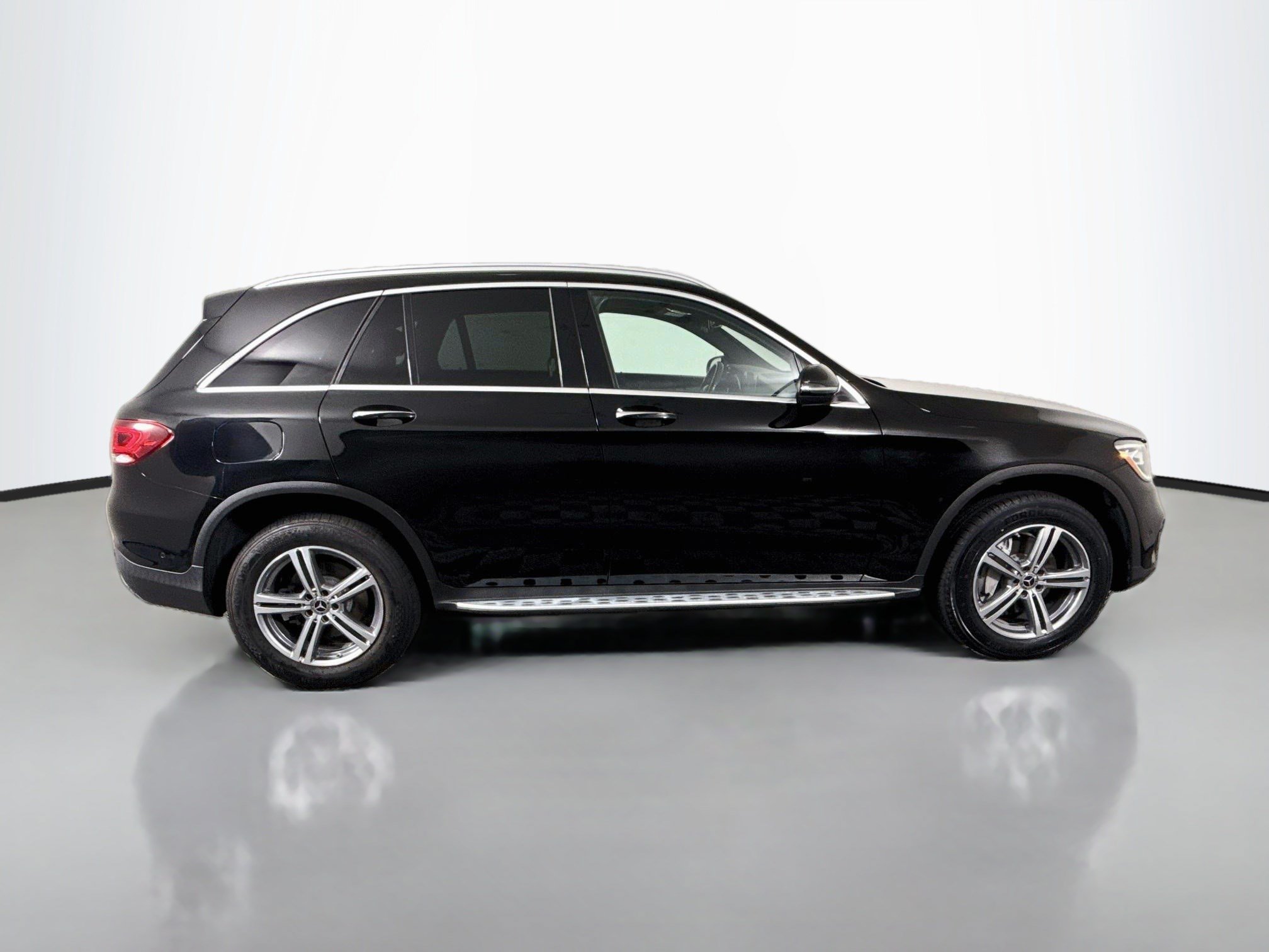 Used 2021 Mercedes-Benz GLC 300 w/ Premium Package image 11