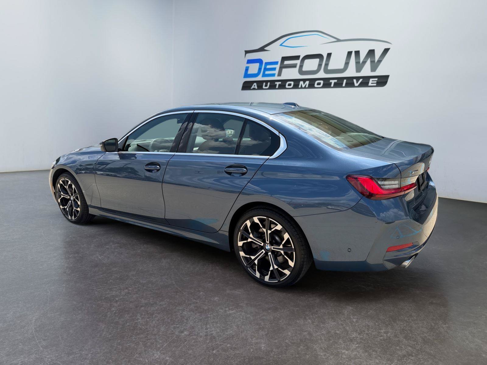 Used 2026 BMW 330i xDrive Sedan w/ Premium Package AWD/4WD image 27