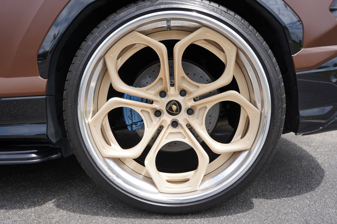 Used 2019 Lamborghini Urus S AWD/4WD image 7