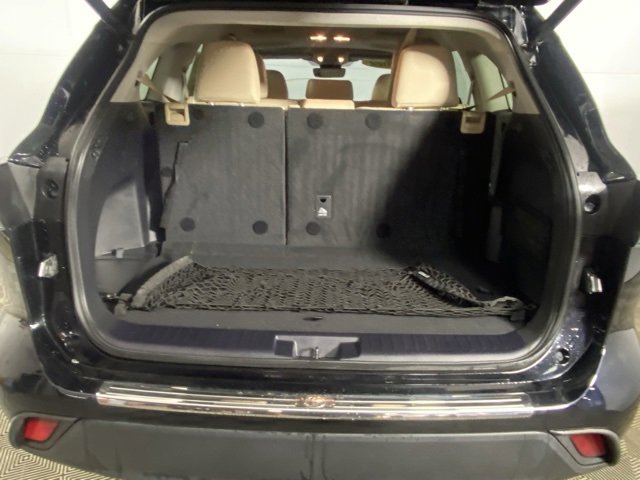 Used 2022 Toyota Highlander XLE image 9