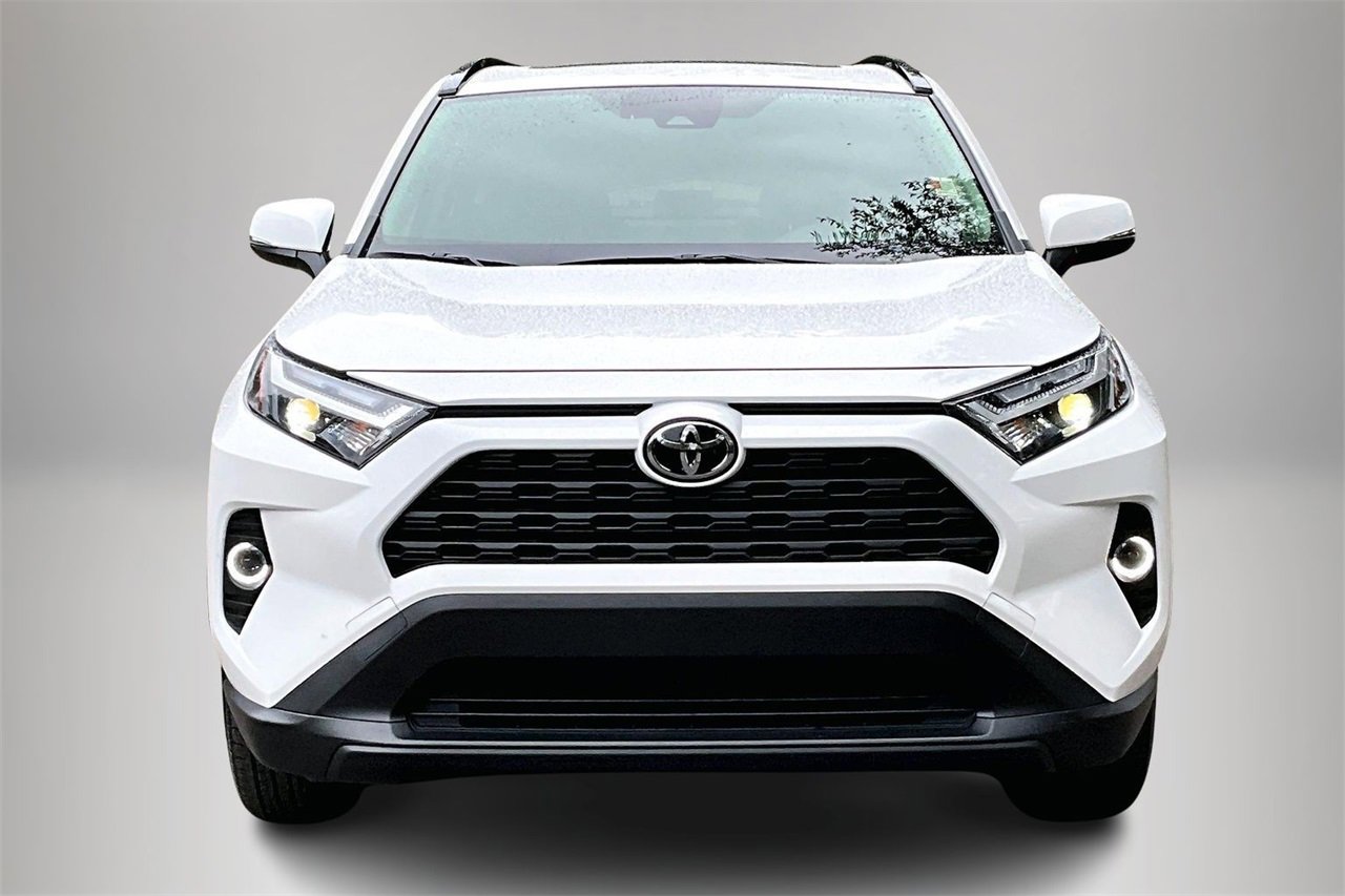 Used 2025 Toyota RAV4 XLE image 3