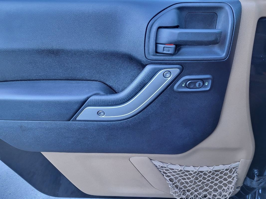 Used 2012 Jeep Wrangler Unlimited Sahara w/ Dual Top Group image 14