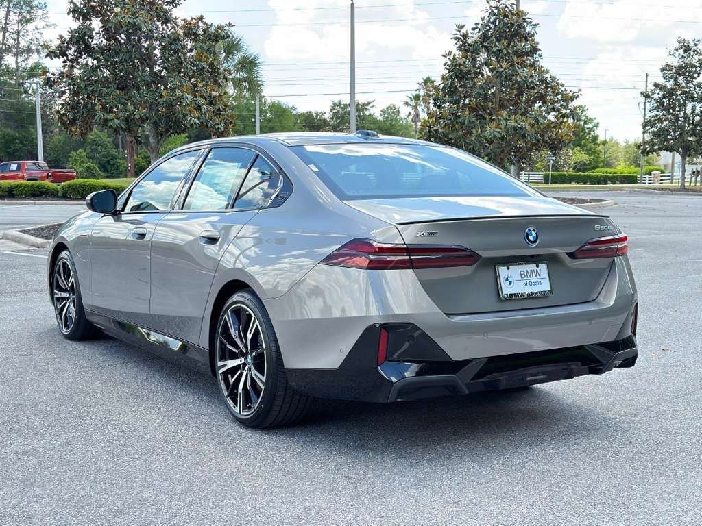 New 2026 BMW 550e xDrive AWD/4WD image 3
