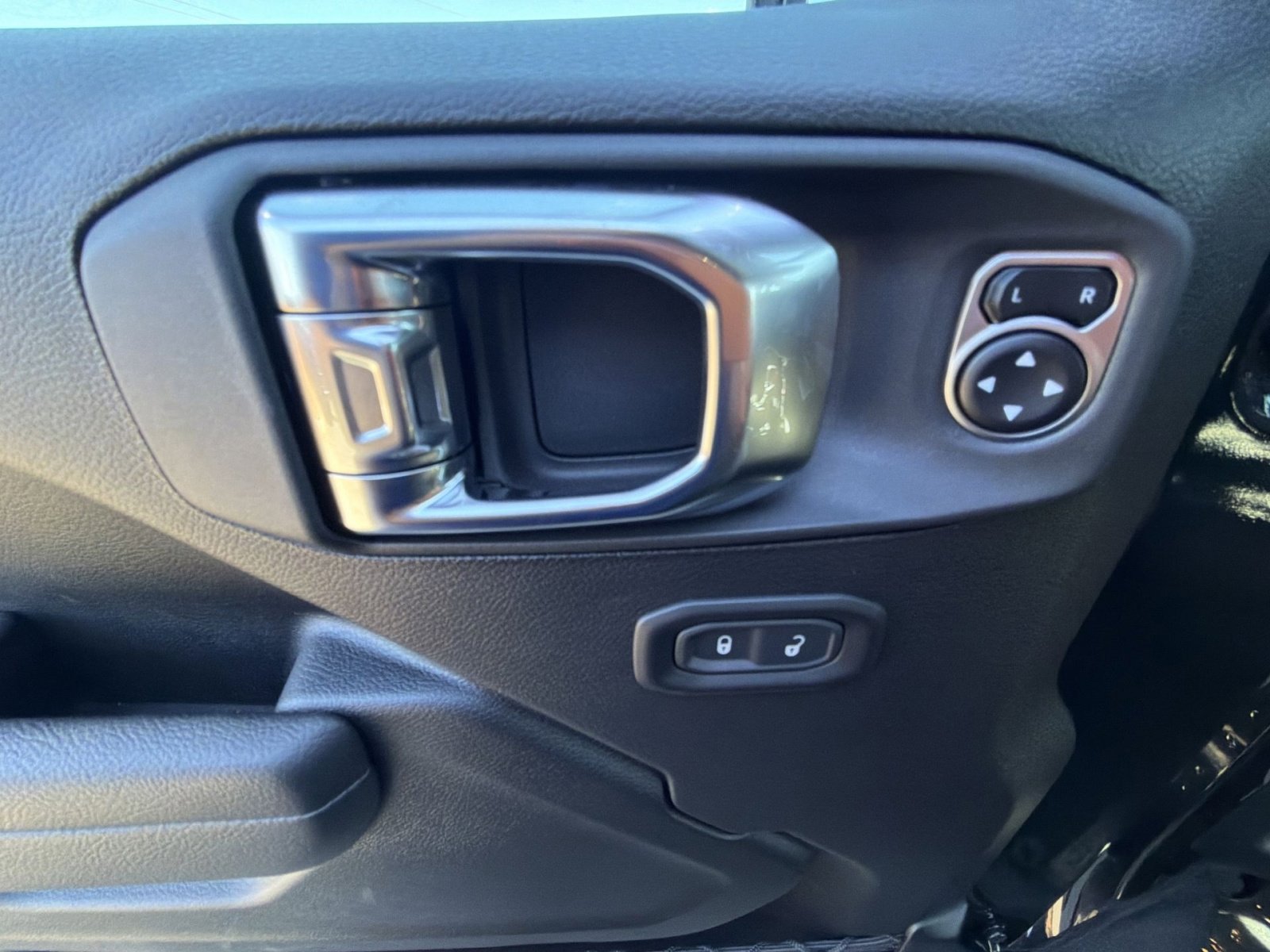 New 2026 Jeep Wrangler Unlimited Sport AWD/4WD image 15
