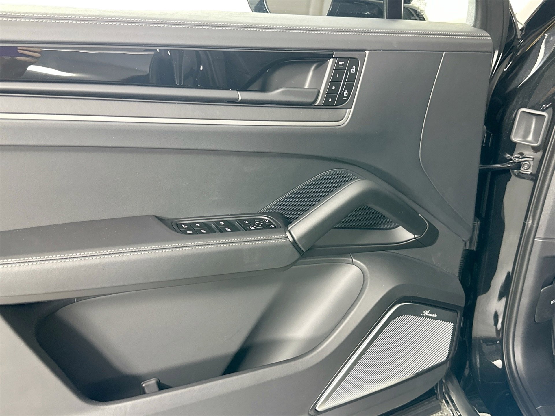 New 2026 Porsche Cayenne Turbo image 33