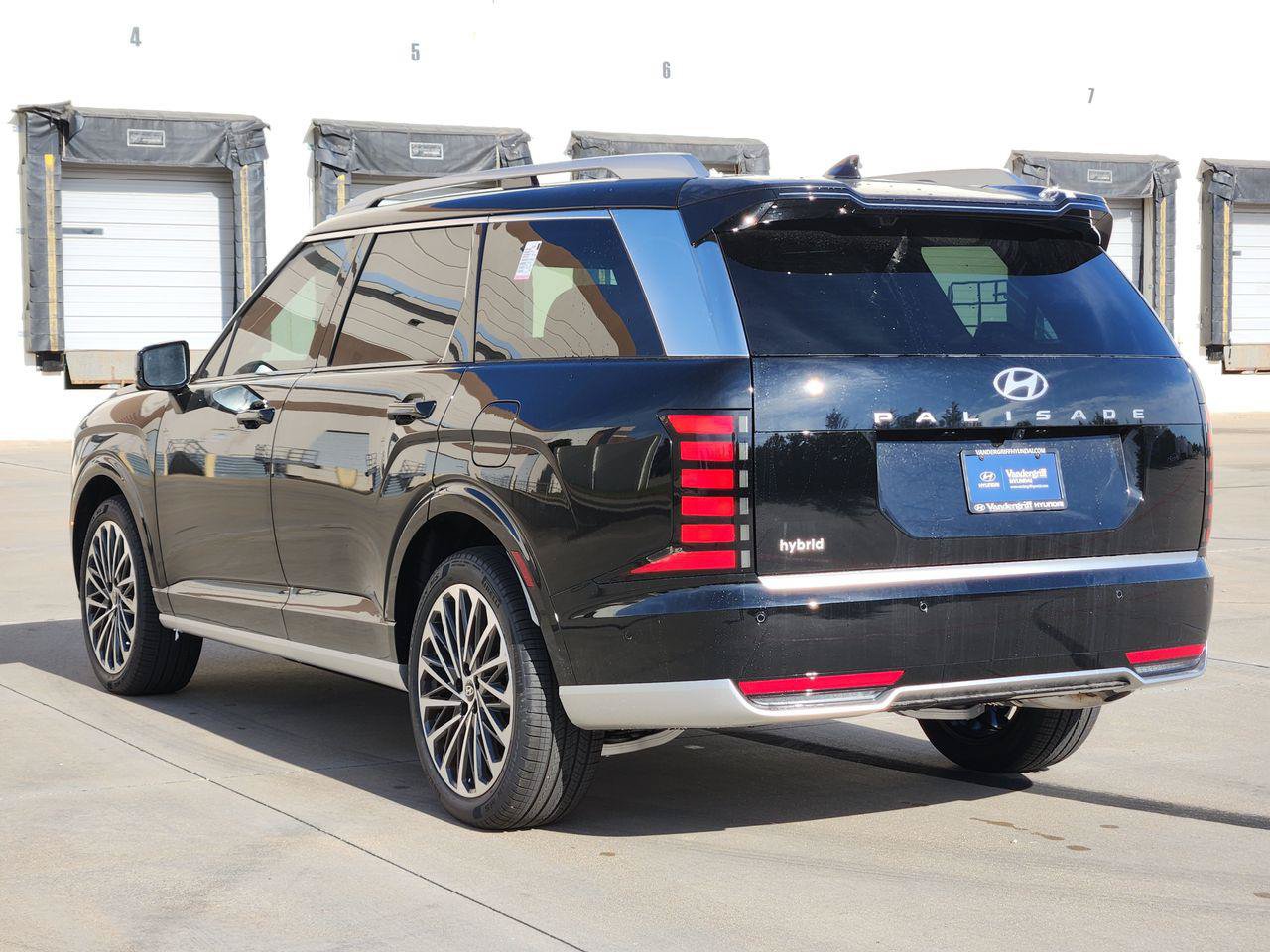 New 2026 Hyundai Palisade Calligraphy FWD image 3