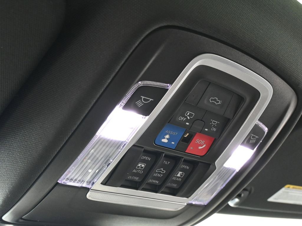 Used 2021 RAM 1500 Laramie w/ Night Edition image 26