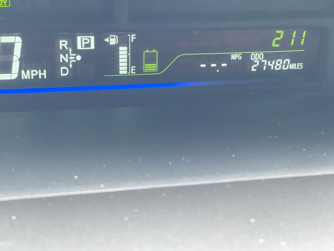 Used 2014 Toyota Prius V Five FWD image 4