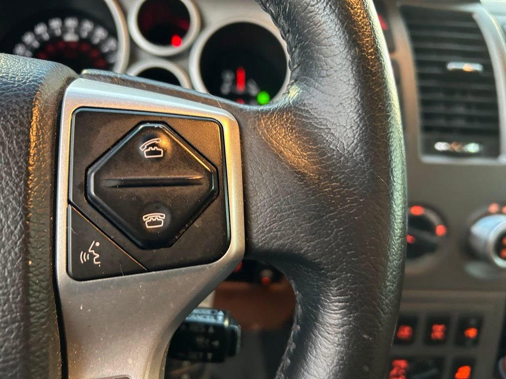 Used 2014 Toyota Sequoia Platinum image 25