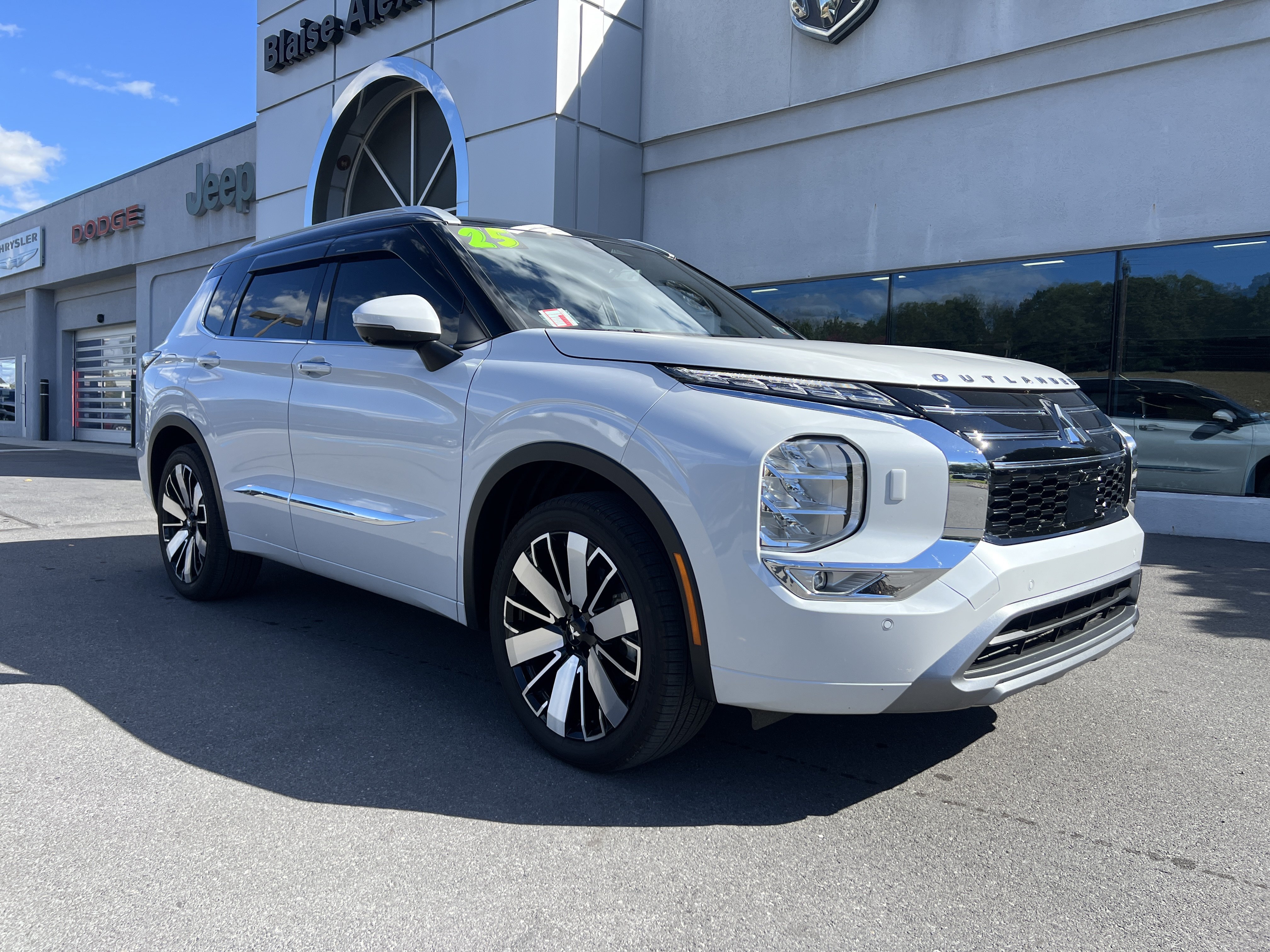 Used 2025 Mitsubishi Outlander SEL