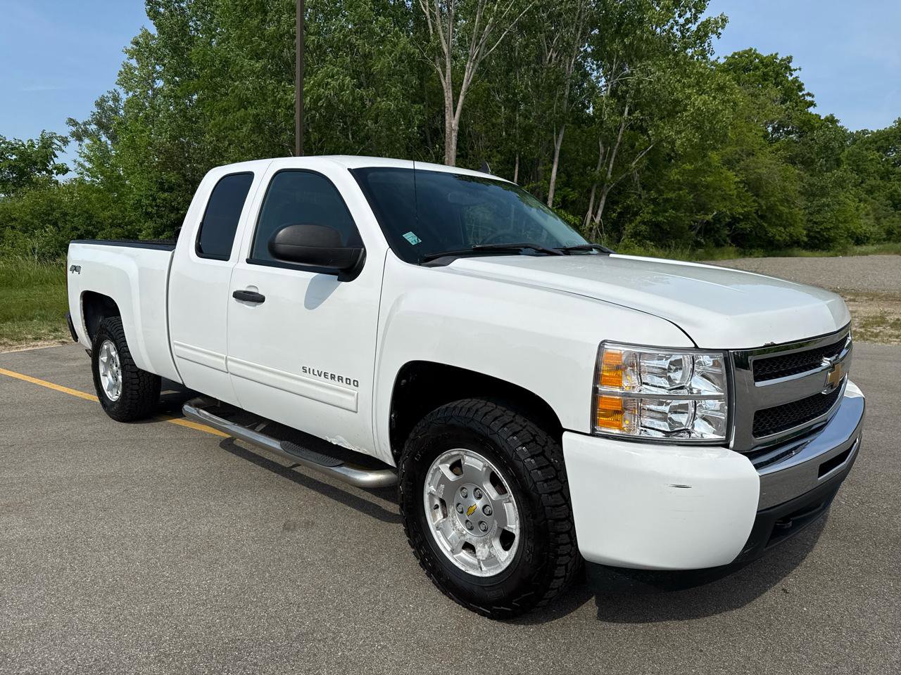 Used 2010 Chevrolet Silverado 1500 LT w/ Power Pack Plus AWD/4WD image 3
