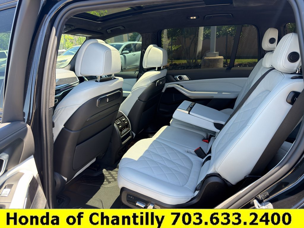 Used 2023 BMW X7 xDrive40i w/ M Sport Package AWD/4WD image 26