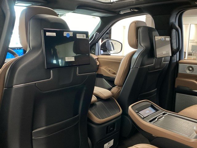 New 2027 Lincoln Navigator L Black Label AWD/4WD image 12