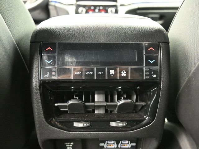 Used 2023 Jeep Grand Cherokee Overland w/ Advanced Protech Group III image 38