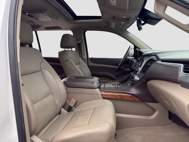 Used 2019 Chevrolet Suburban Premier AWD/4WD image 17