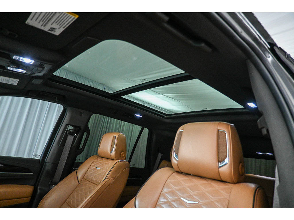 Used 2023 Cadillac Escalade Premium Luxury AWD/4WD image 35