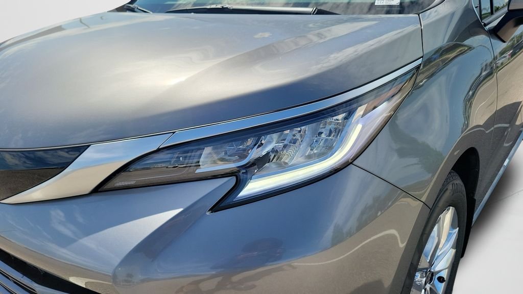 New 2026 Toyota Sienna Limited FWD image 26
