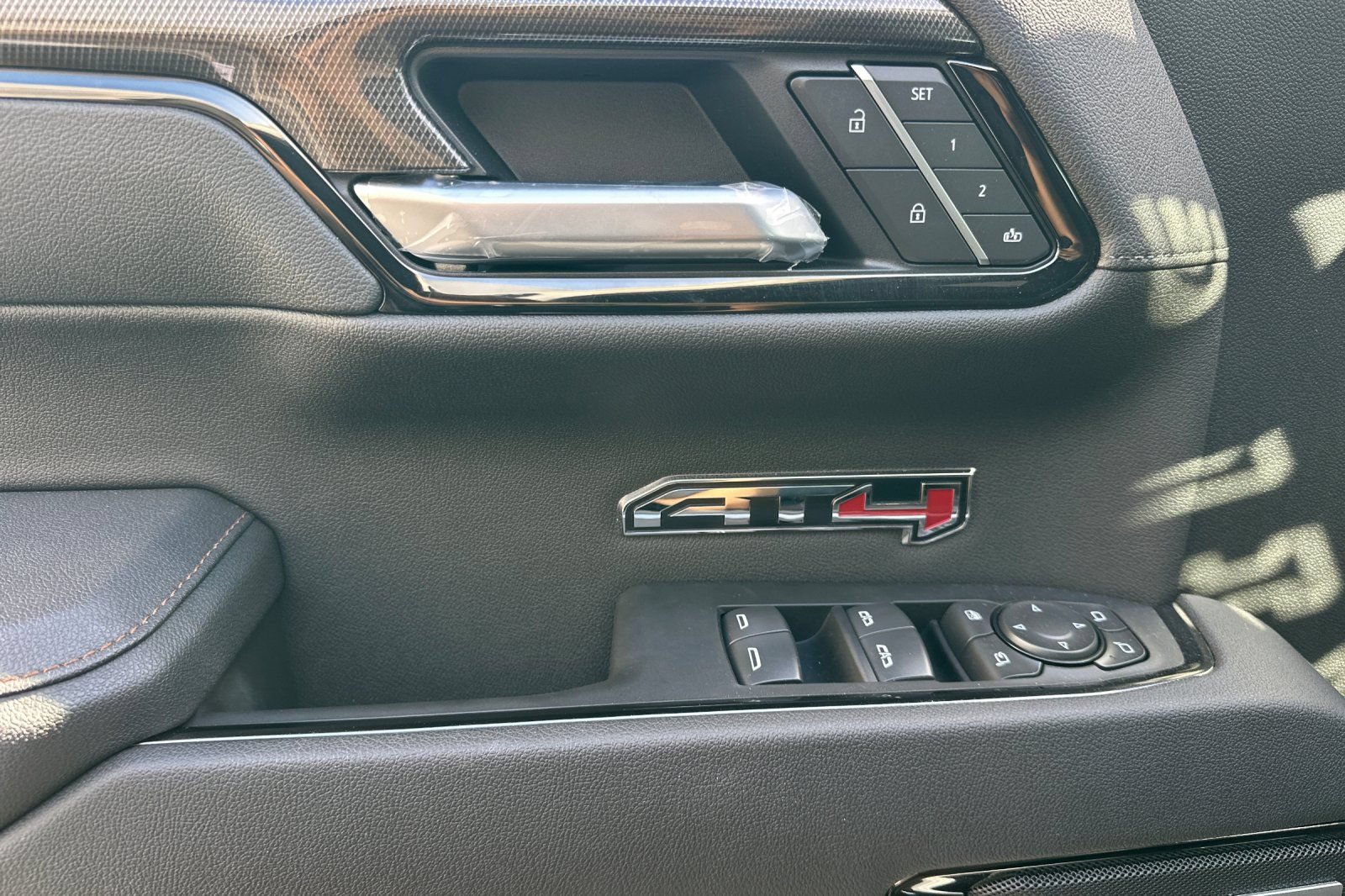 New 2026 GMC Sierra 1500 AT4 w/ AT4 Premium Package AWD/4WD image 8
