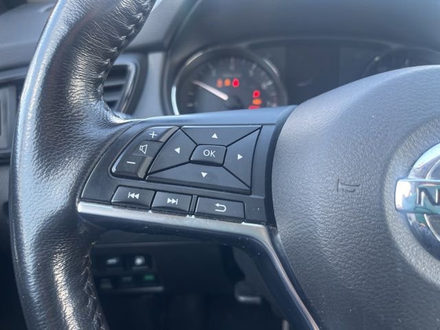 Certified 2019 Nissan Rogue SV w/ Premium Package image 14