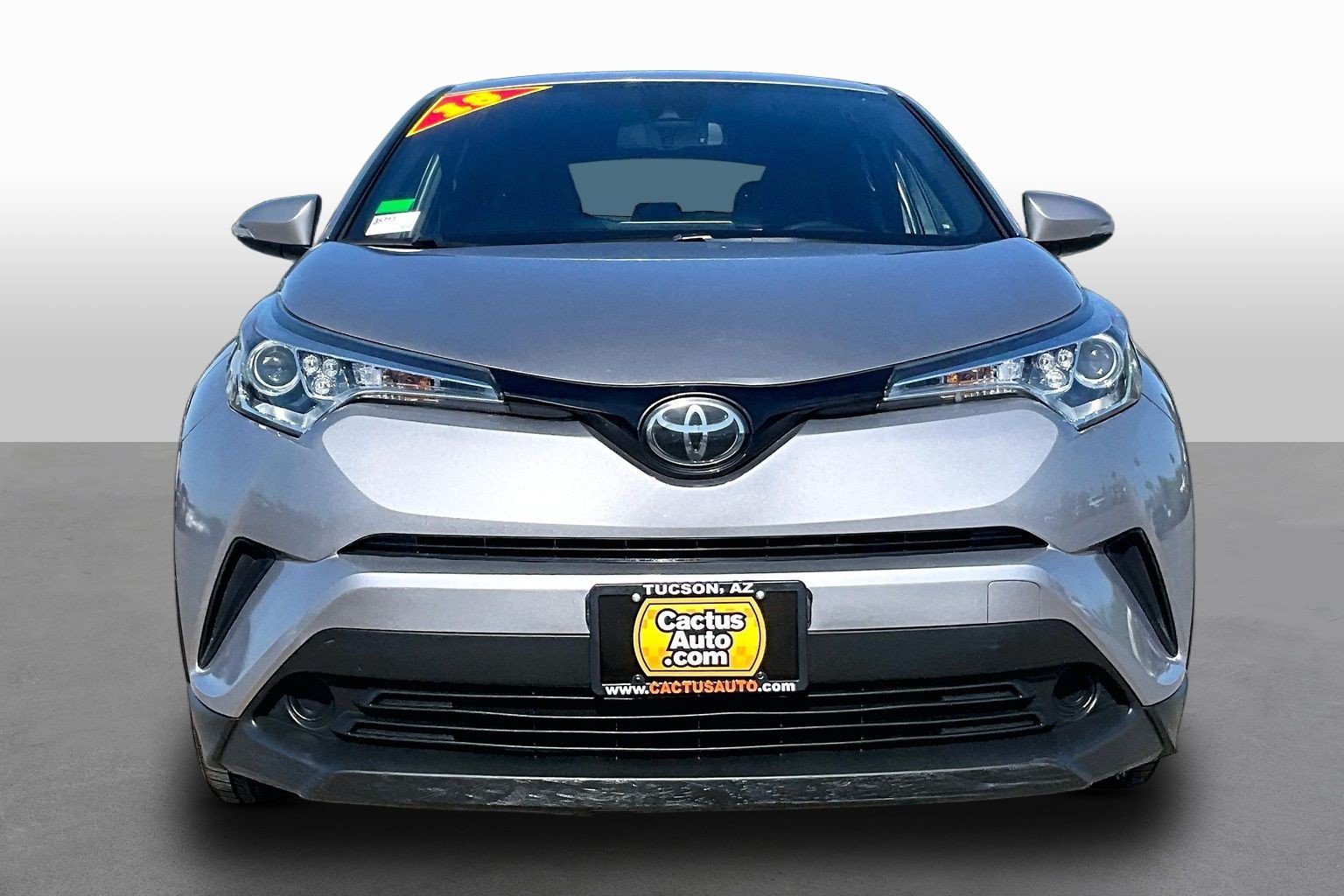 Used 2018 Toyota C-HR XLE FWD image 3